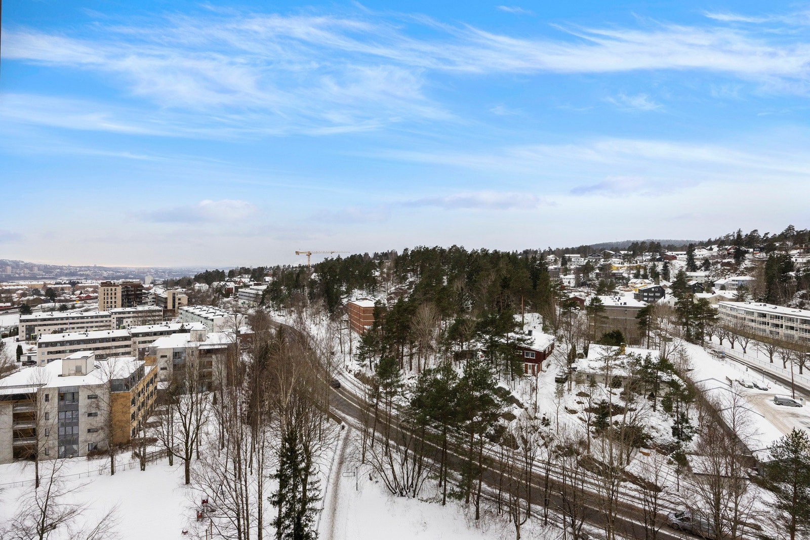 Boligen ligger høyt i 12. etasje, noe som byr på rå utsikt! Galleribilde