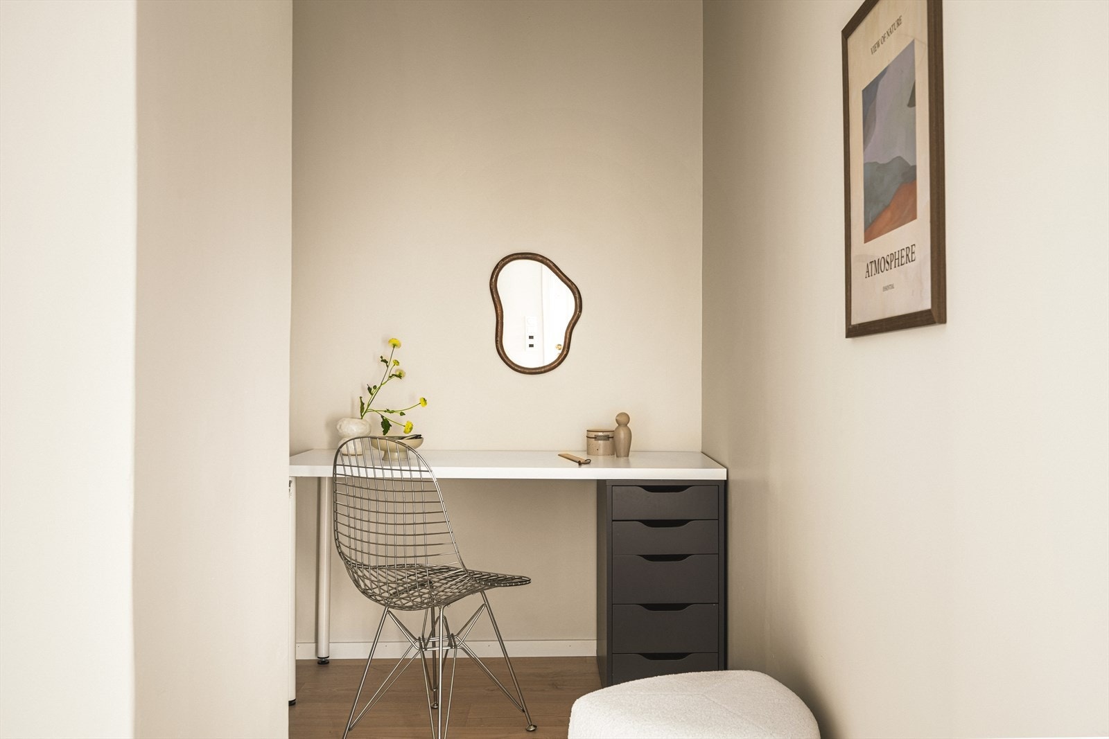 Nisje i gangen, perfekt til hjemmekontoret, eller ekstra oppbevaringsplass Galleribilde