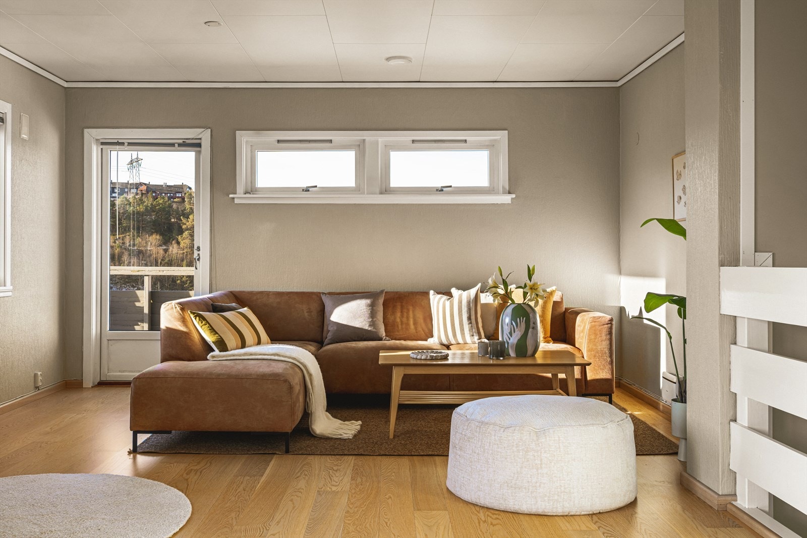 Det er god plass til å innrede med både sofakrok og spisestue Galleribilde