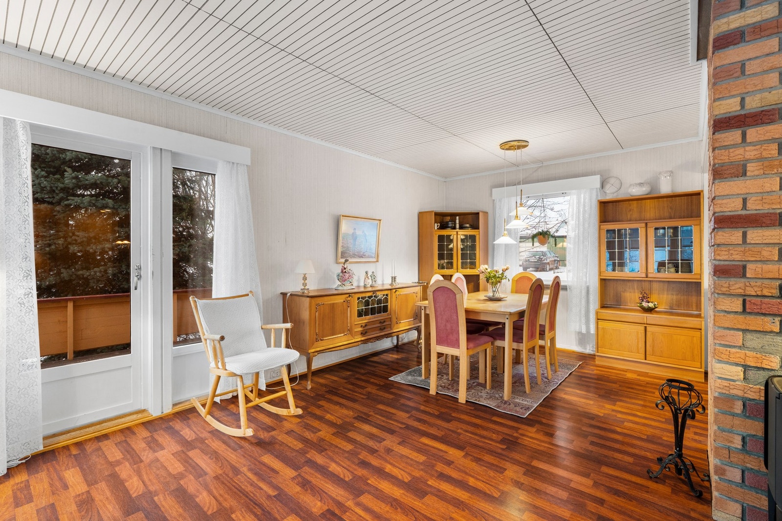 Her er det plass til spisebord som rommer hele storfamilien Galleribilde