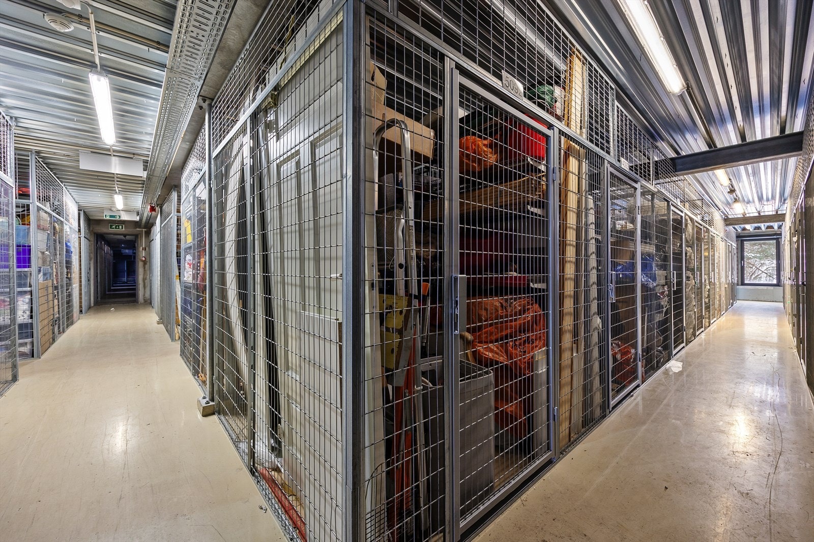 I tillegg følger det med en bod på 4 m² i tilknytning til garasjeanlegget. Galleribilde