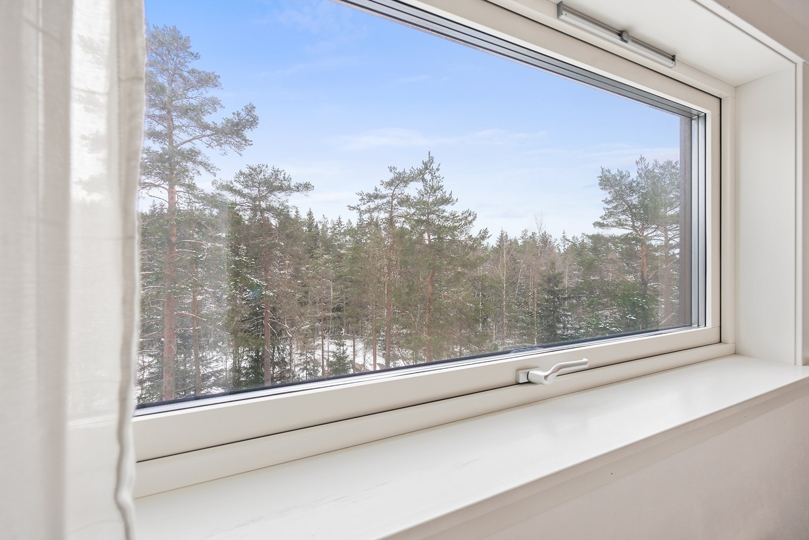 Nærheten til skog og mark gir gode turmuligheter rett utenfor døren. Galleribilde