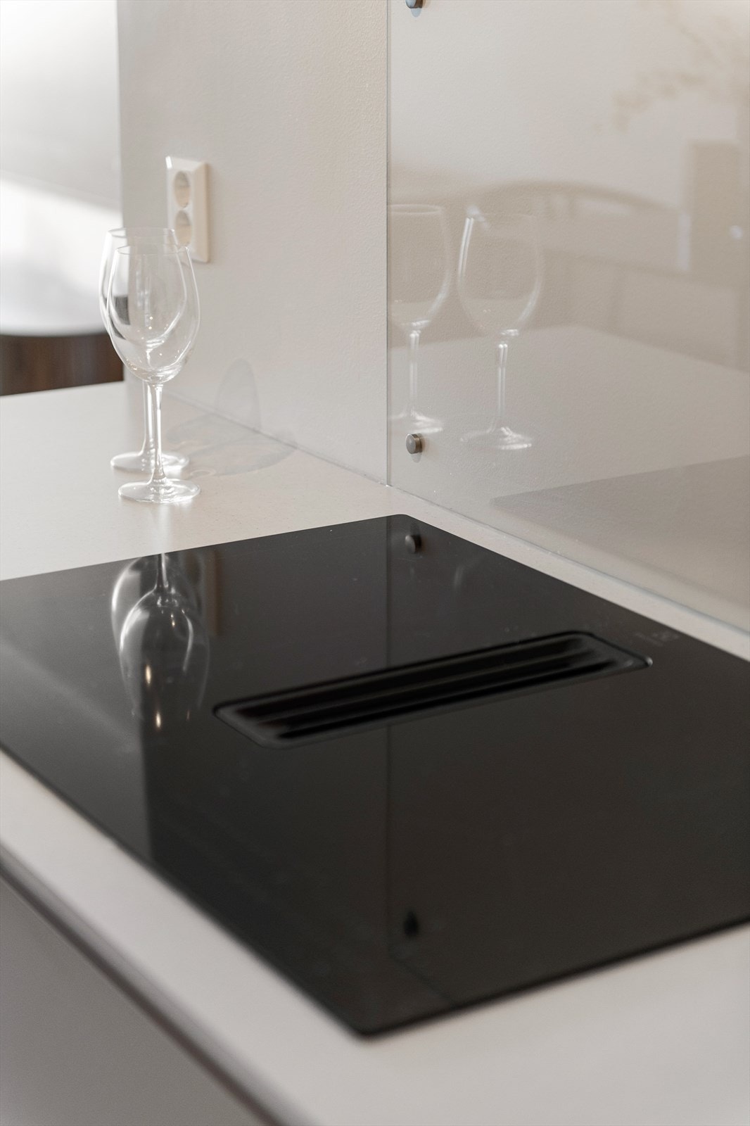 Platetopp med integrert ventilator Galleribilde