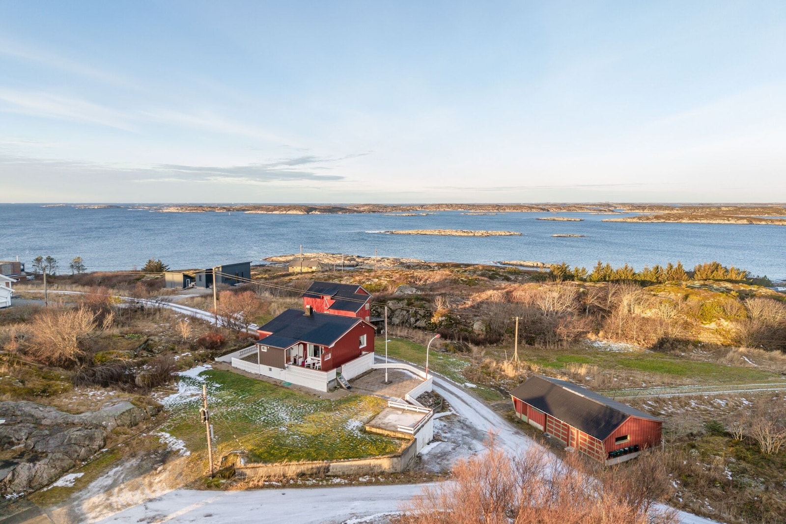 Noe oppgraderinger må påregnes på bygningsmassen og det anbefales å lese tilstandsrapport nøye for mer detaljert informasjon Galleribilde