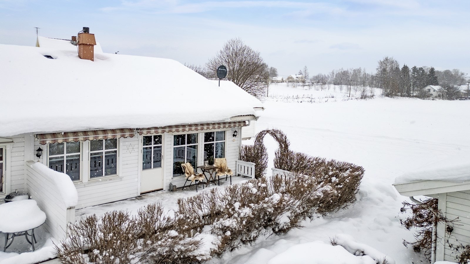 Skjermet uteplass. Galleribilde