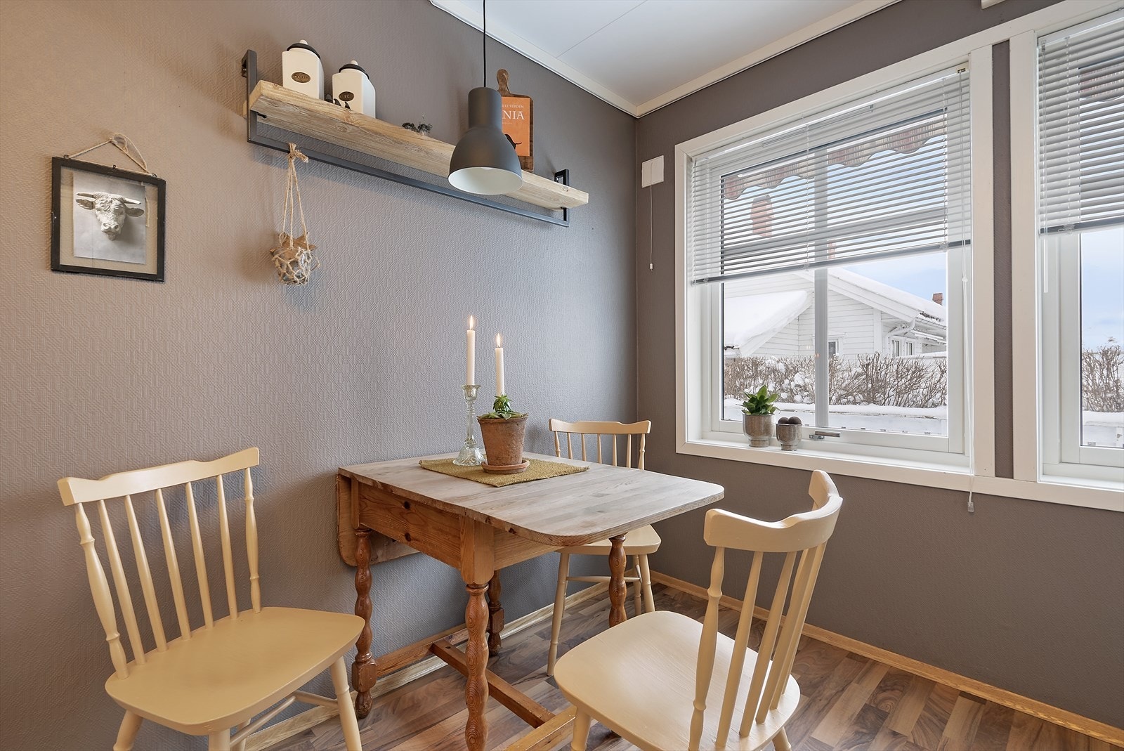 Hyggelig spisekrok. Galleribilde