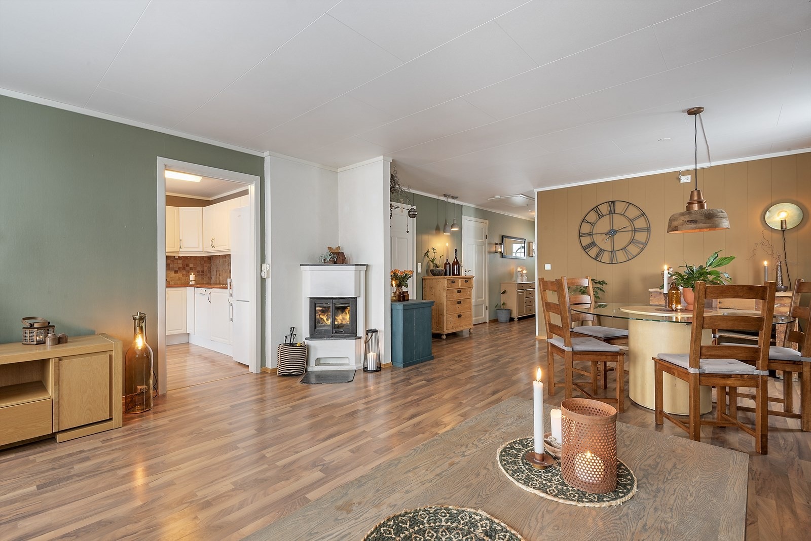 Lun og god atmosfære. Galleribilde