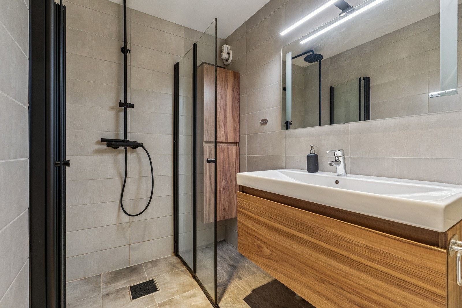 Badet er pusset opp av fagfolk i 2013. Lagt flis på flis i 2022. Galleribilde