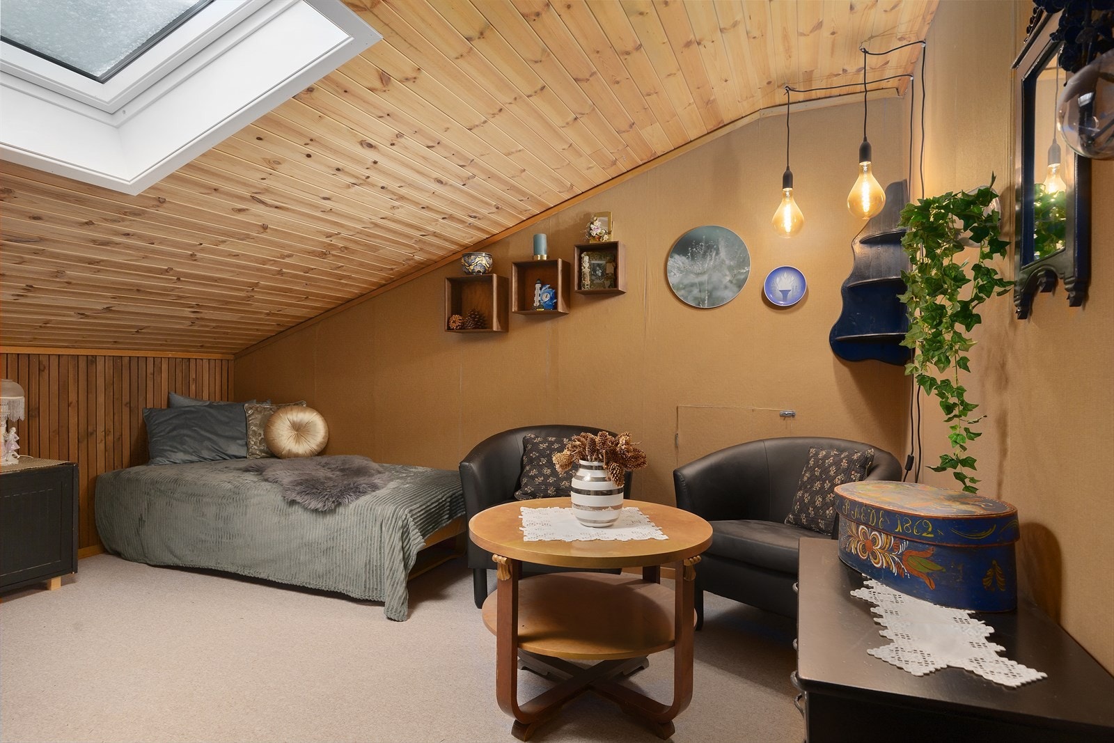 Romslig loft i 2. etasje Galleribilde