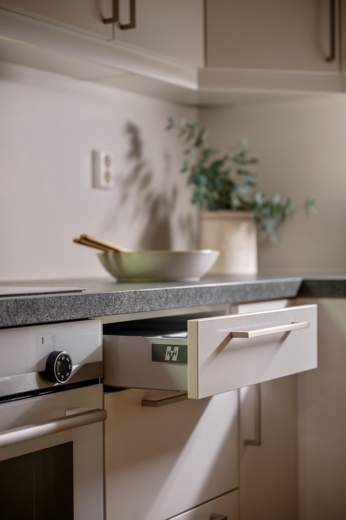 Detaljbilde som viser moderne finish og gode materialvalg. Galleribilde