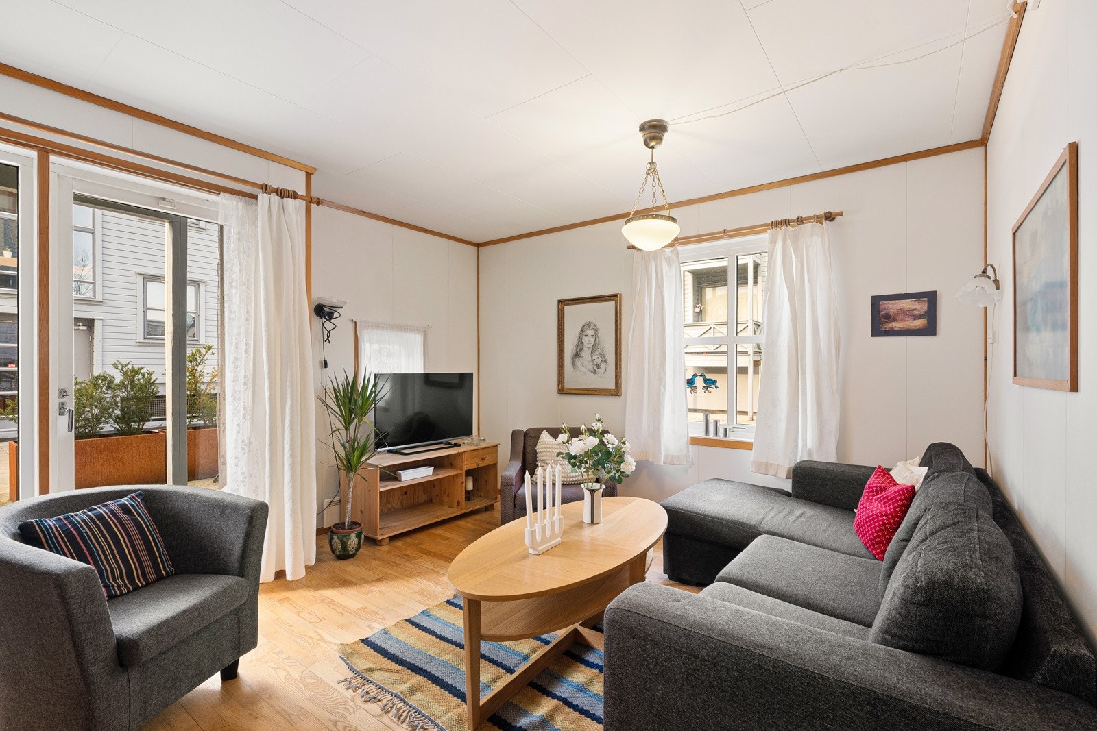 Velkommen til en lys og innbydende leilighet med attraktiv beliggenhet på populære Vestre Platå. Galleribilde