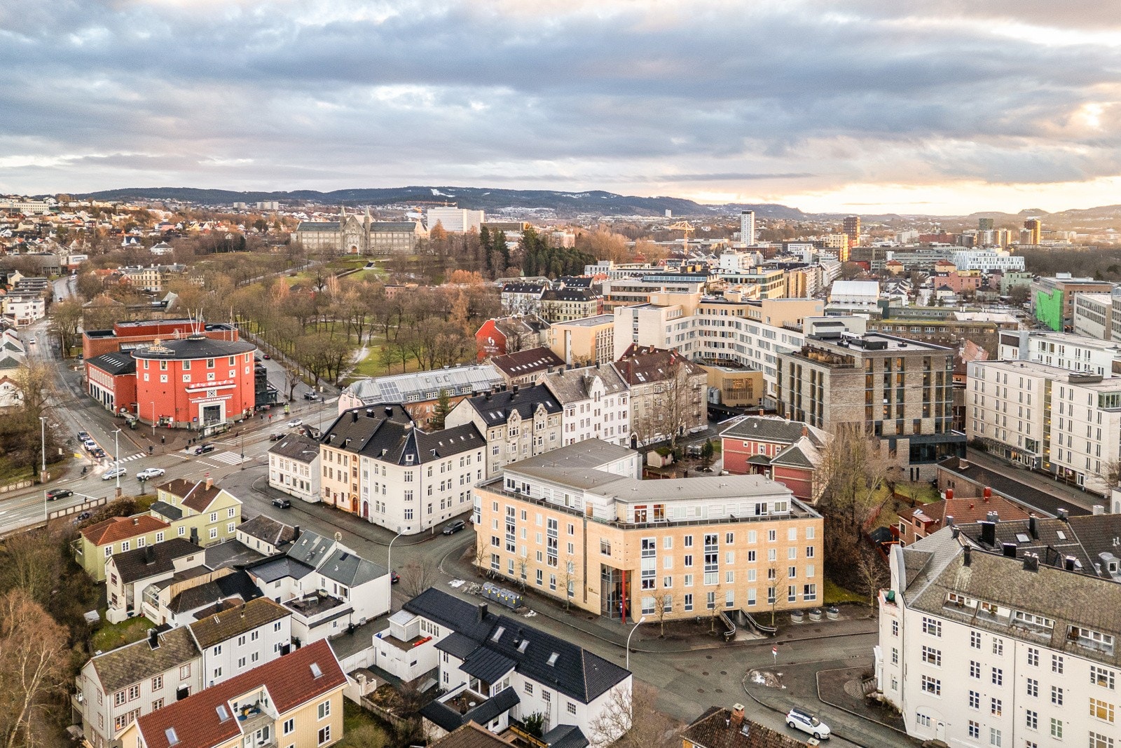 Ideell beliggenhet for studenter, med blant annet kort avstand til kollektivtransport med hyppige bussforbindelser. Galleribilde