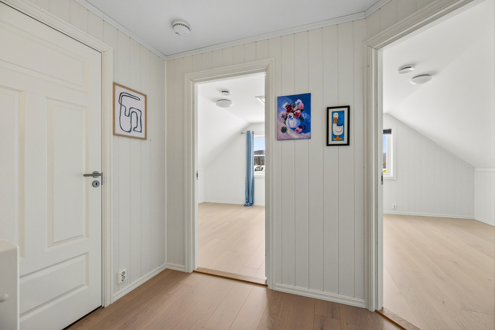 I andre etg. har du to romslige soverom. Galleribilde