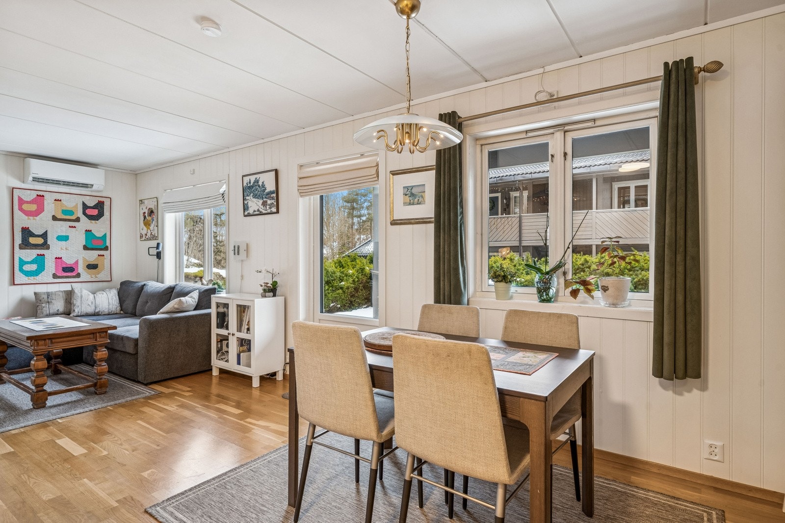 Godt med plass for spisestue Galleribilde