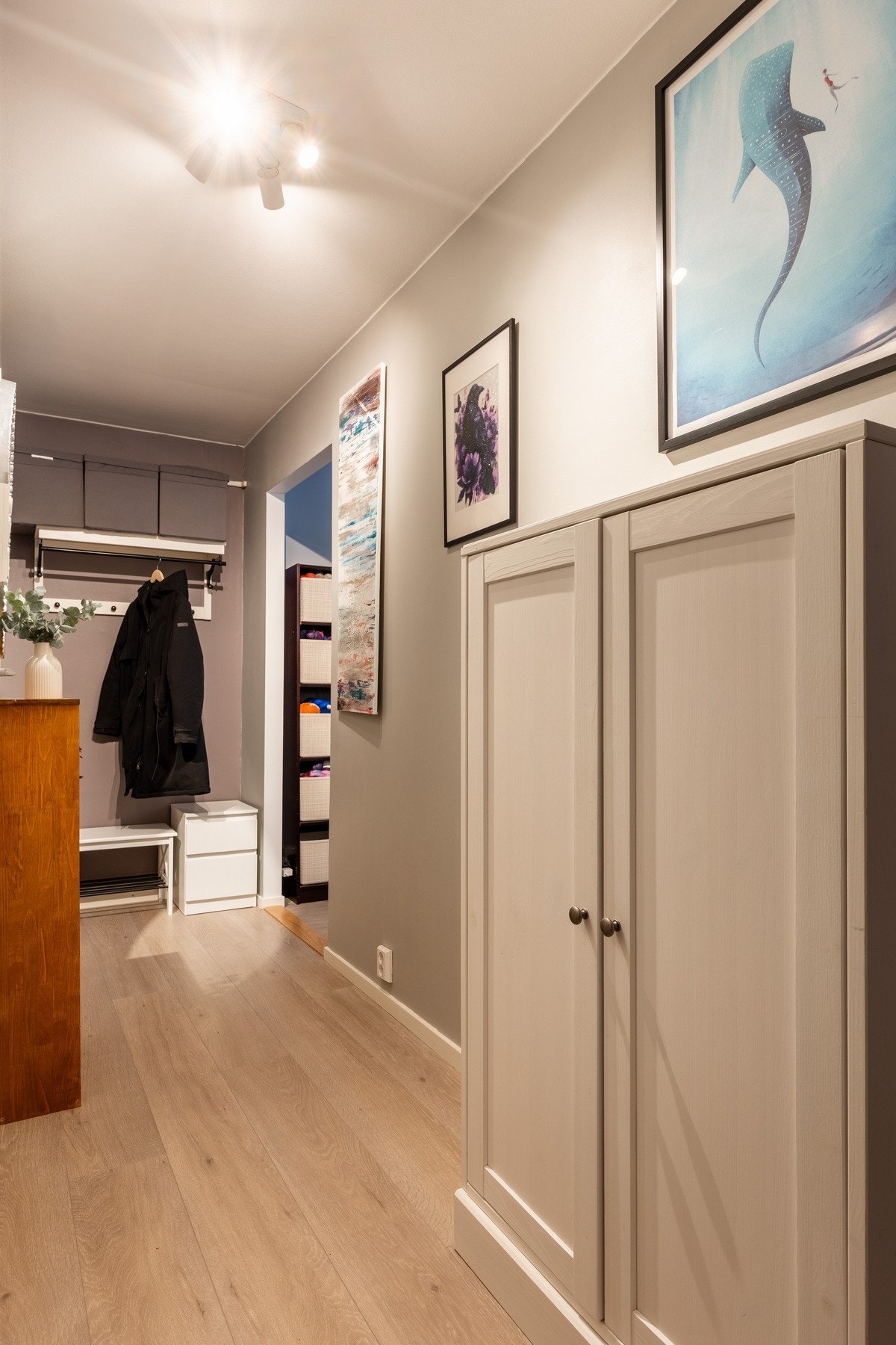 Adkomst via felles trappeoppgang med calling. Galleribilde