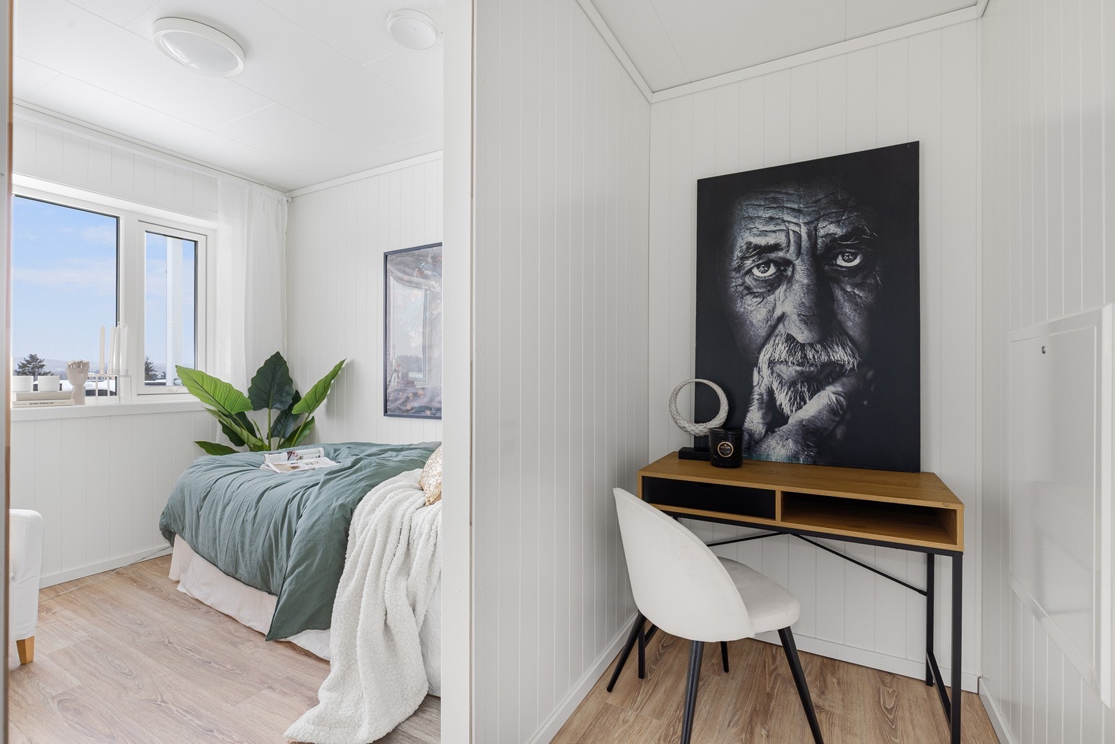 Fra stuen er det adkomst til soverom gjennom bod Galleribilde