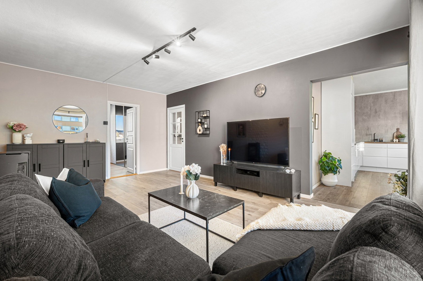 Felleskostnadene inkluderer bl.a. elektroniske fellesavtaler, renhold, drift av borettslaget mm. Galleribilde