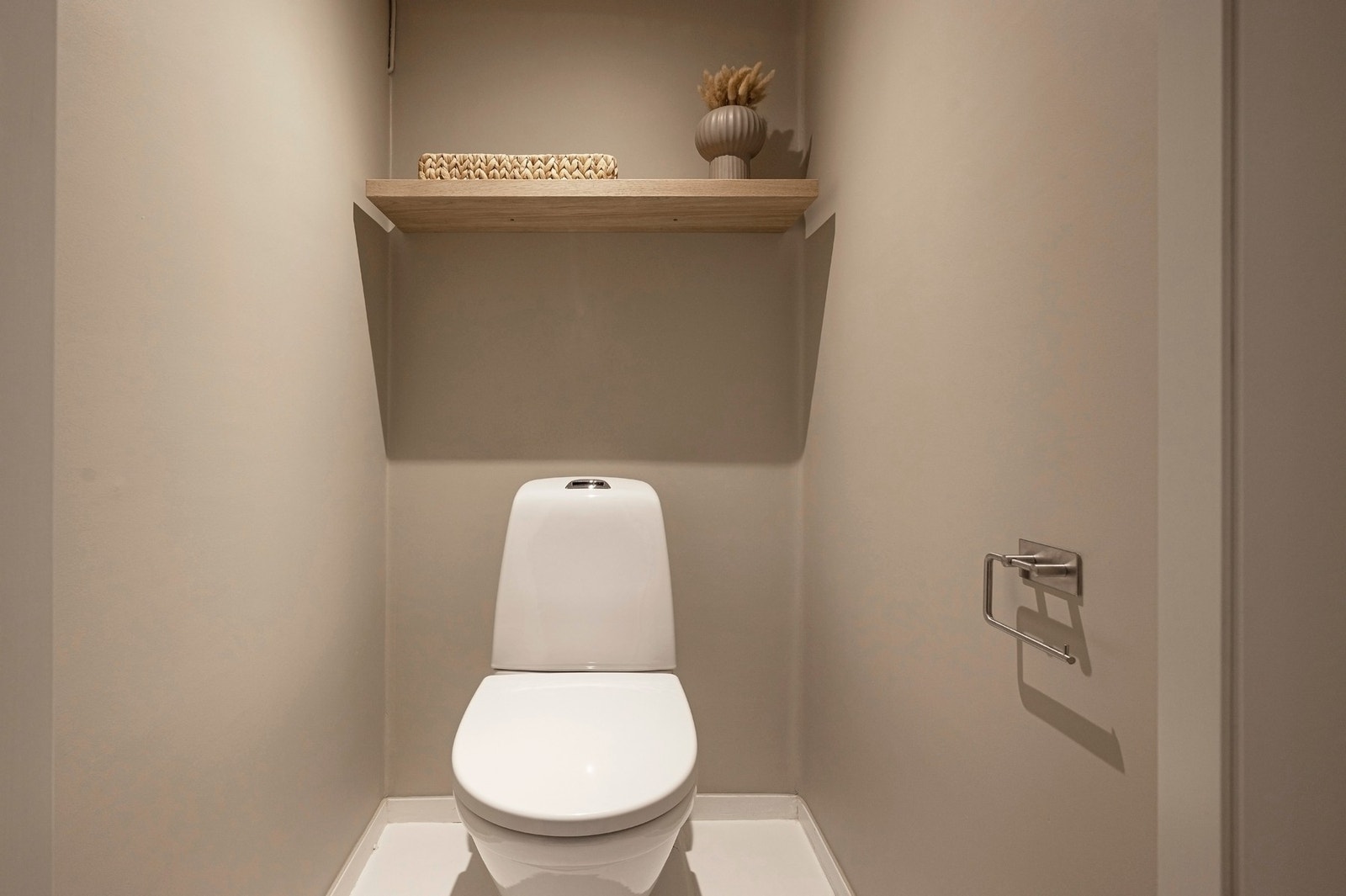 Praktisk separat toalettrom på ca. 1m². Galleribilde