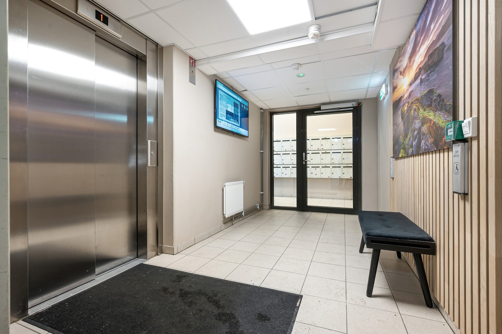 Adkomst til leiligheten med heis Galleribilde