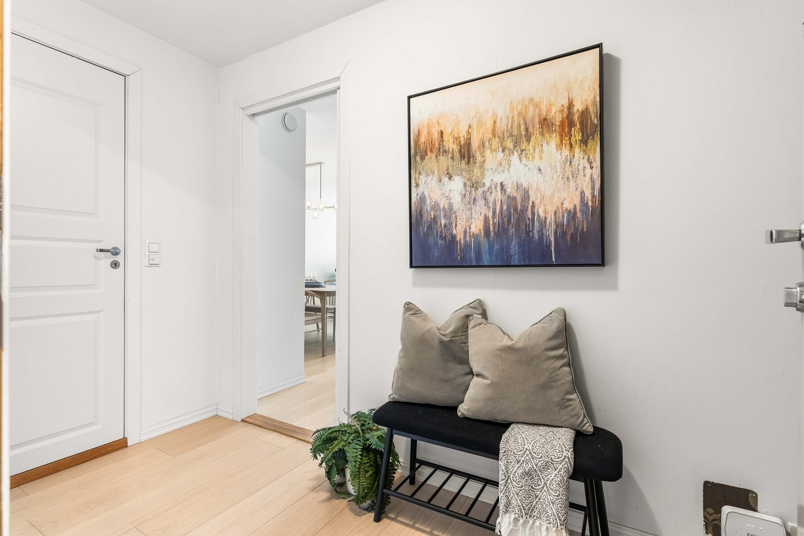 Overflater i alle rom er nymalte i 2024 Galleribilde