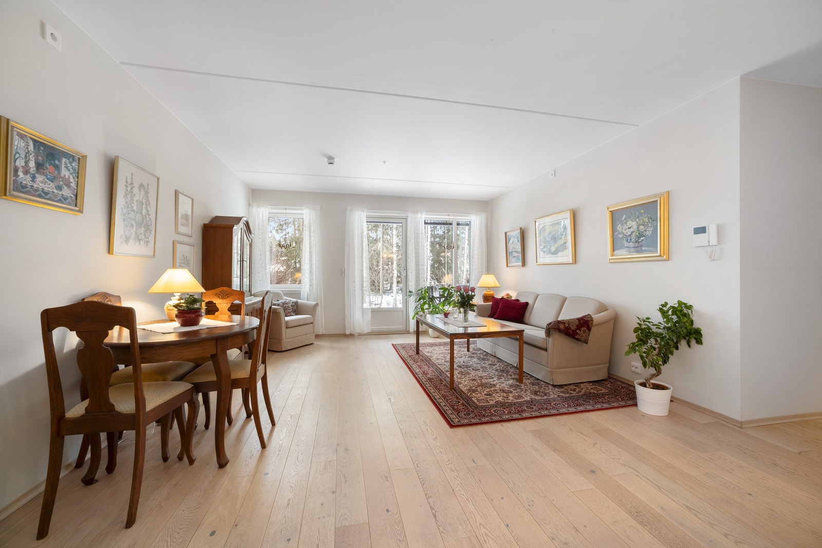 Lys og innbydende 3-roms fra 2019 med praktisk planløsning Galleribilde