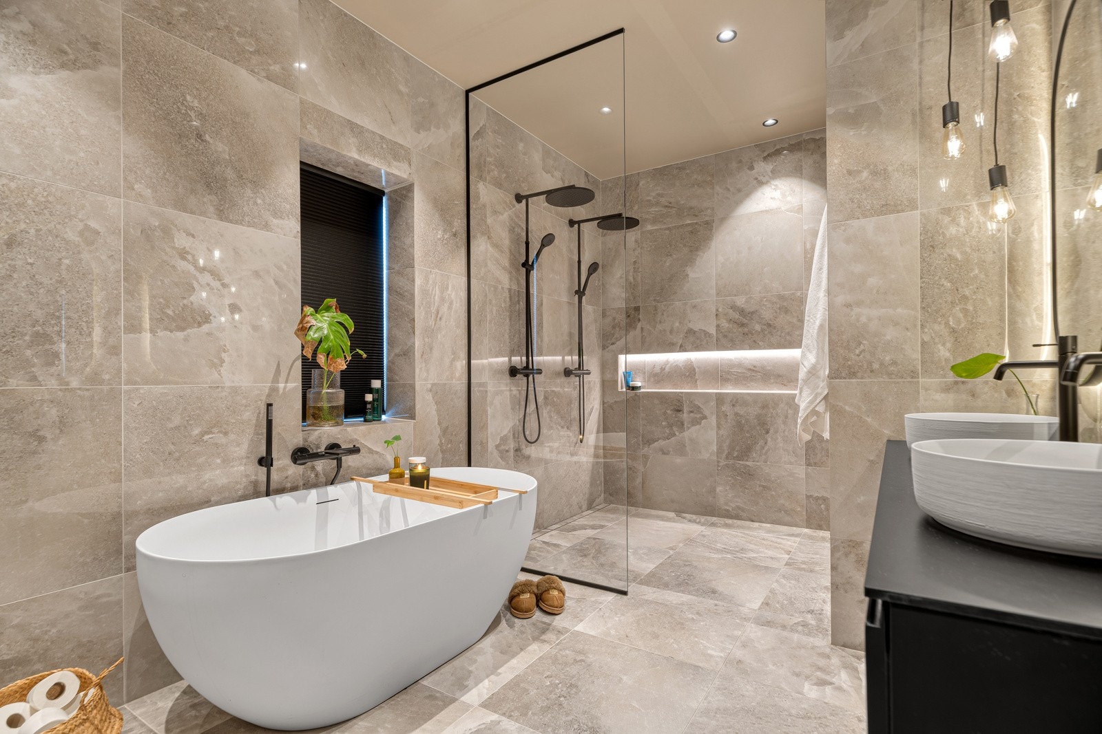 Bad 1. etg. tilknyttet hovedsoverom Galleribilde