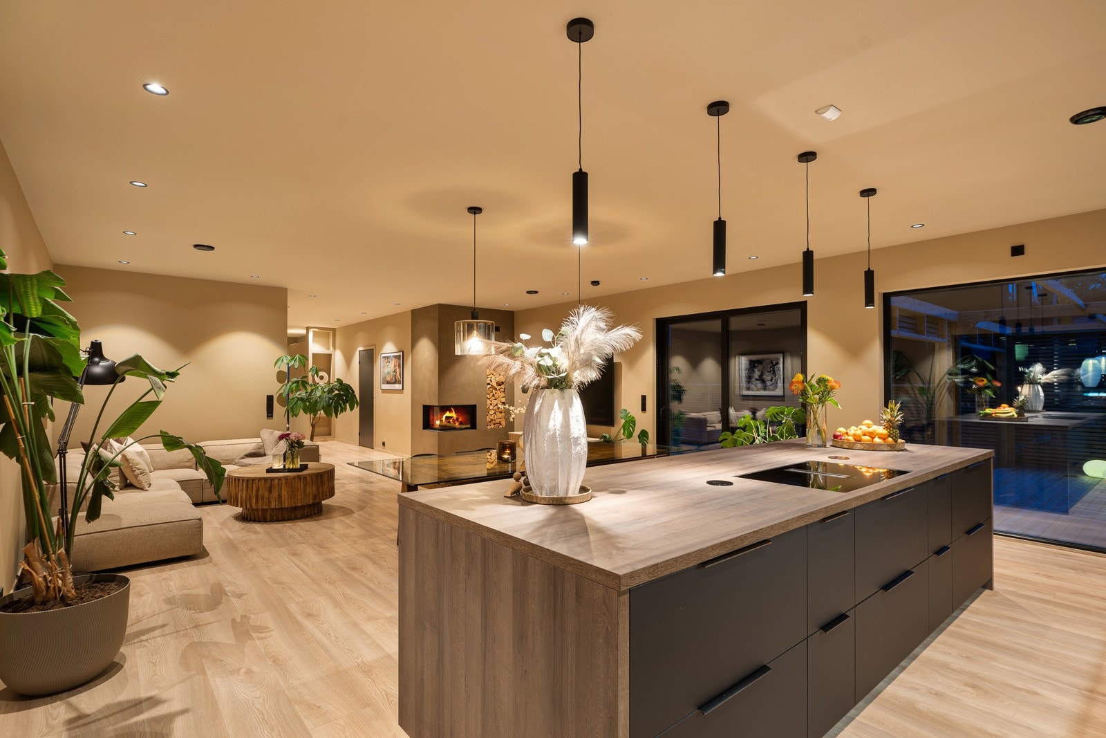 Kjøkken/stue kveld Galleribilde