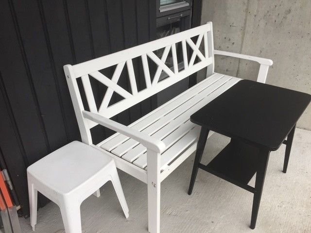 På terrassen kan man nyte solrike dager og utsikten Galleribilde