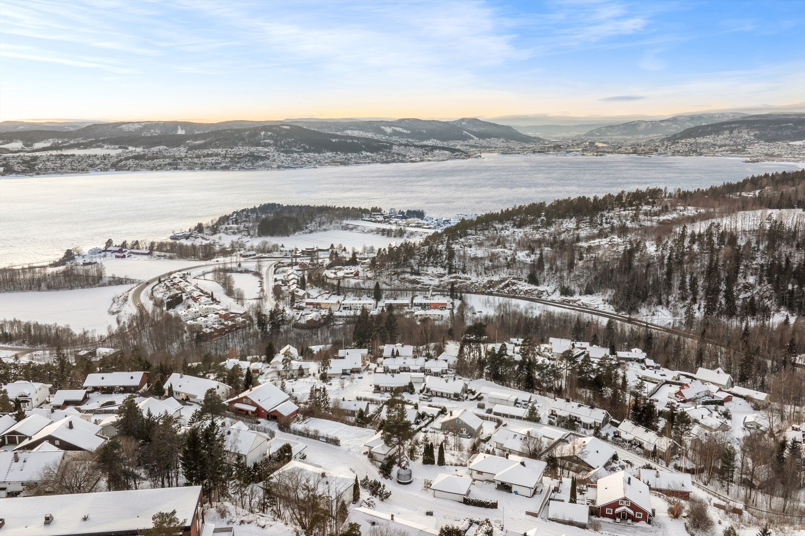 Den gamle Drammensbanen er omgjort til en populær tur- og sykkelvei i nærområdet. Galleribilde