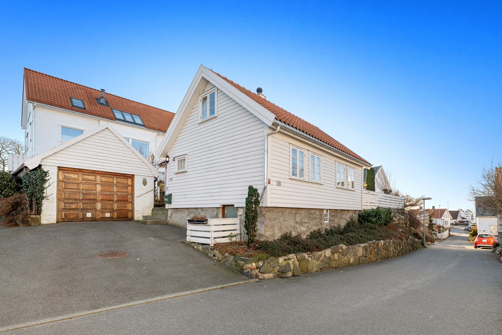 EiendomsMegler 1v/Margareth Jensen har gleden av å presentere Havnevegen 18. Galleribilde