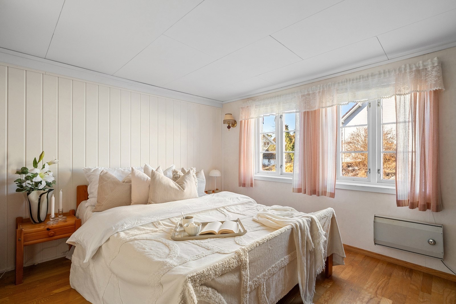 Det er 3 soverom i 2. etasje. Galleribilde