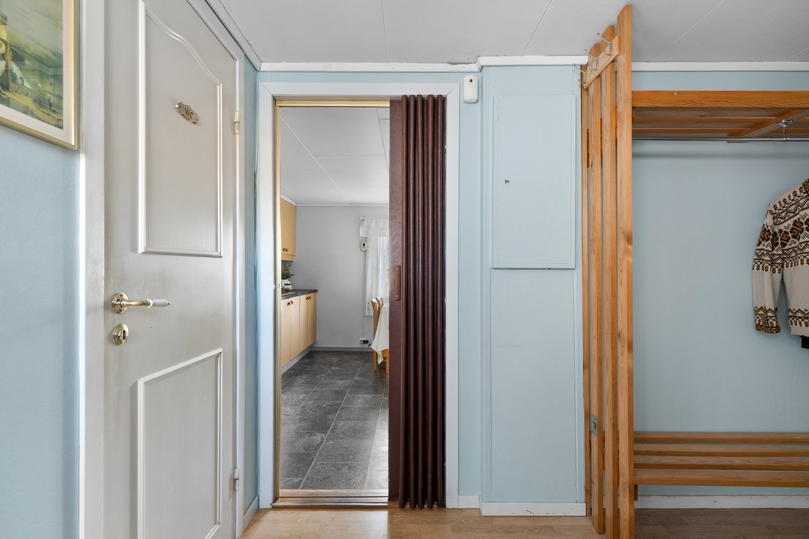 Mellomgang. Galleribilde