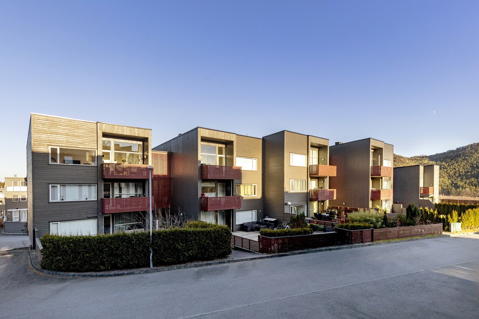 Eiendommen ligger i et etablert og rolig boligområde. Galleribilde