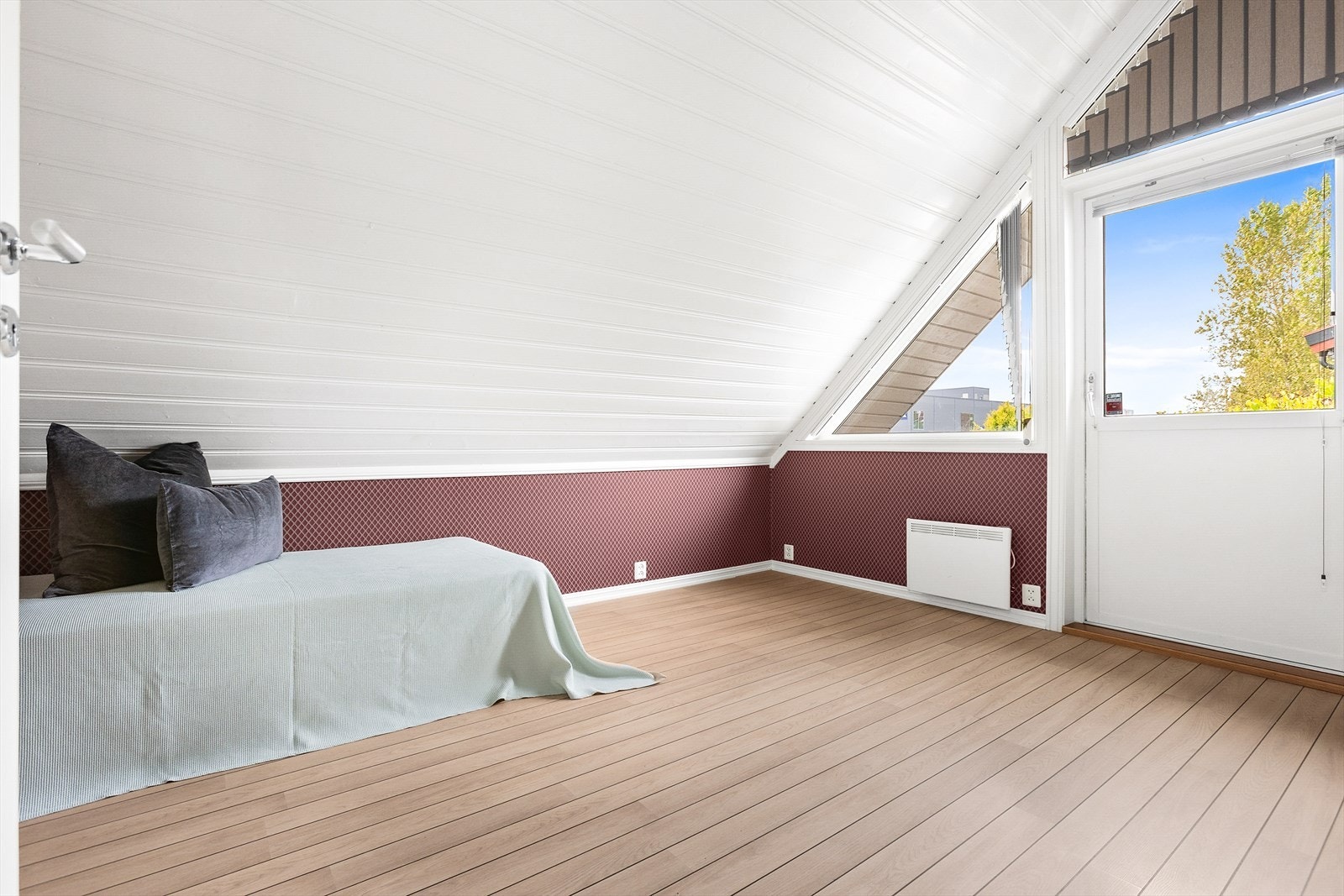 Soverommet har utgang til en 5 kvm balkong. Galleribilde