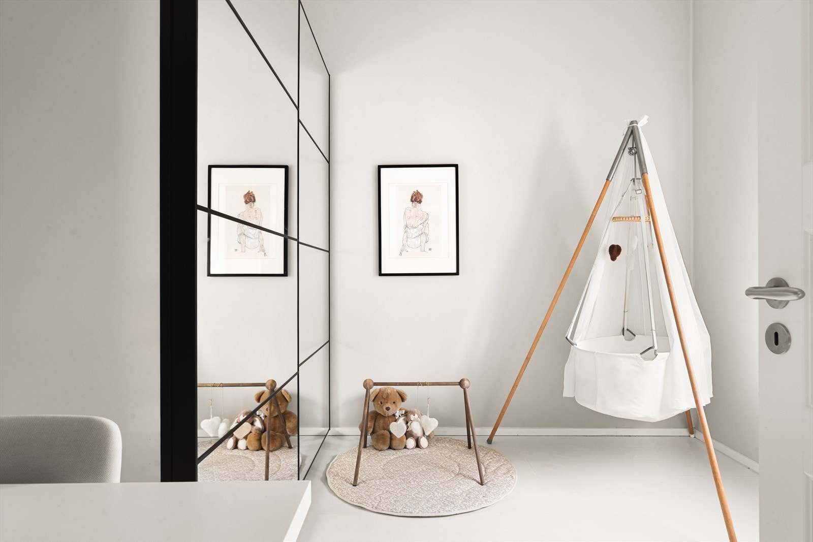 Soverom i første etasje, ideelt som barnerom, gjesterom eller kontor. Galleribilde