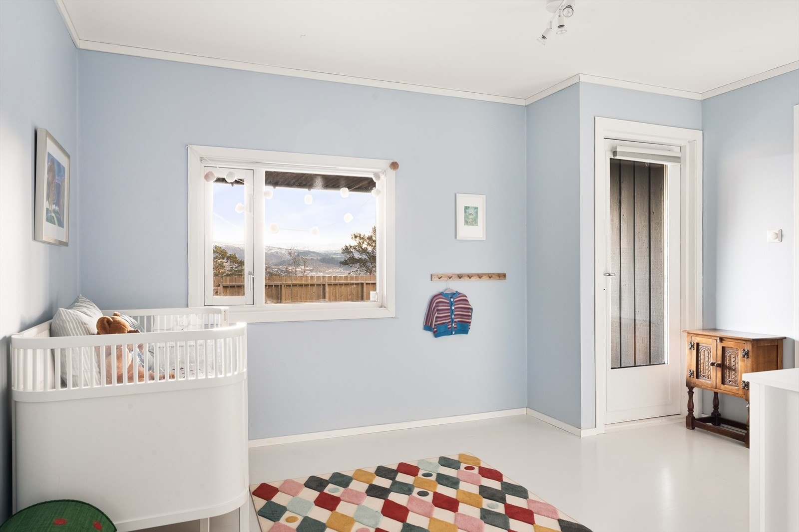 Fra dette soverommet er det også utgang til terrassen. Galleribilde