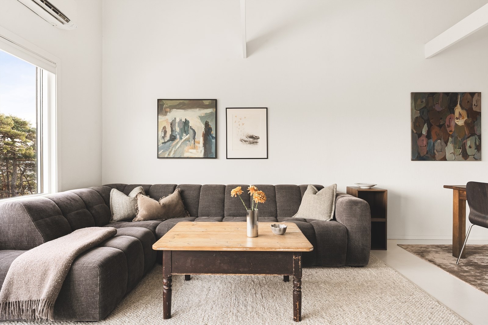 Gjennomtenkte farge- og materialvalg gir et moderne uttrykk. Galleribilde