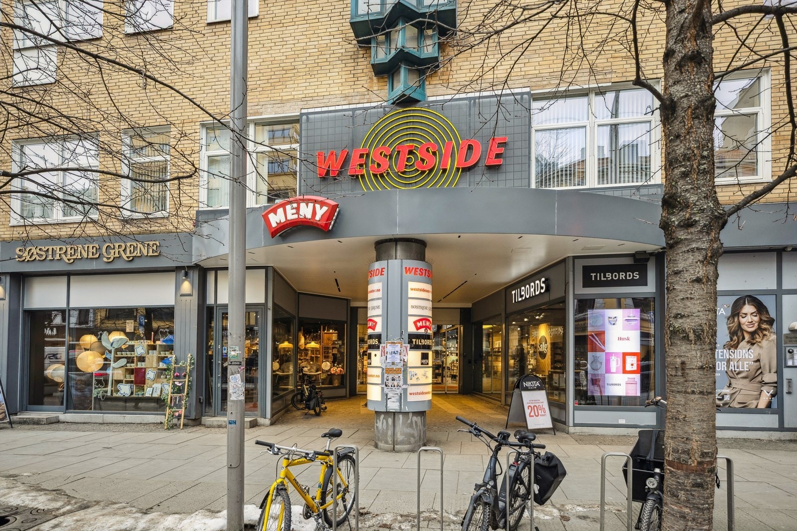 Westside kjøpesenter rett utenfor - butikker og byliv rett rundt hjørnet! Galleribilde