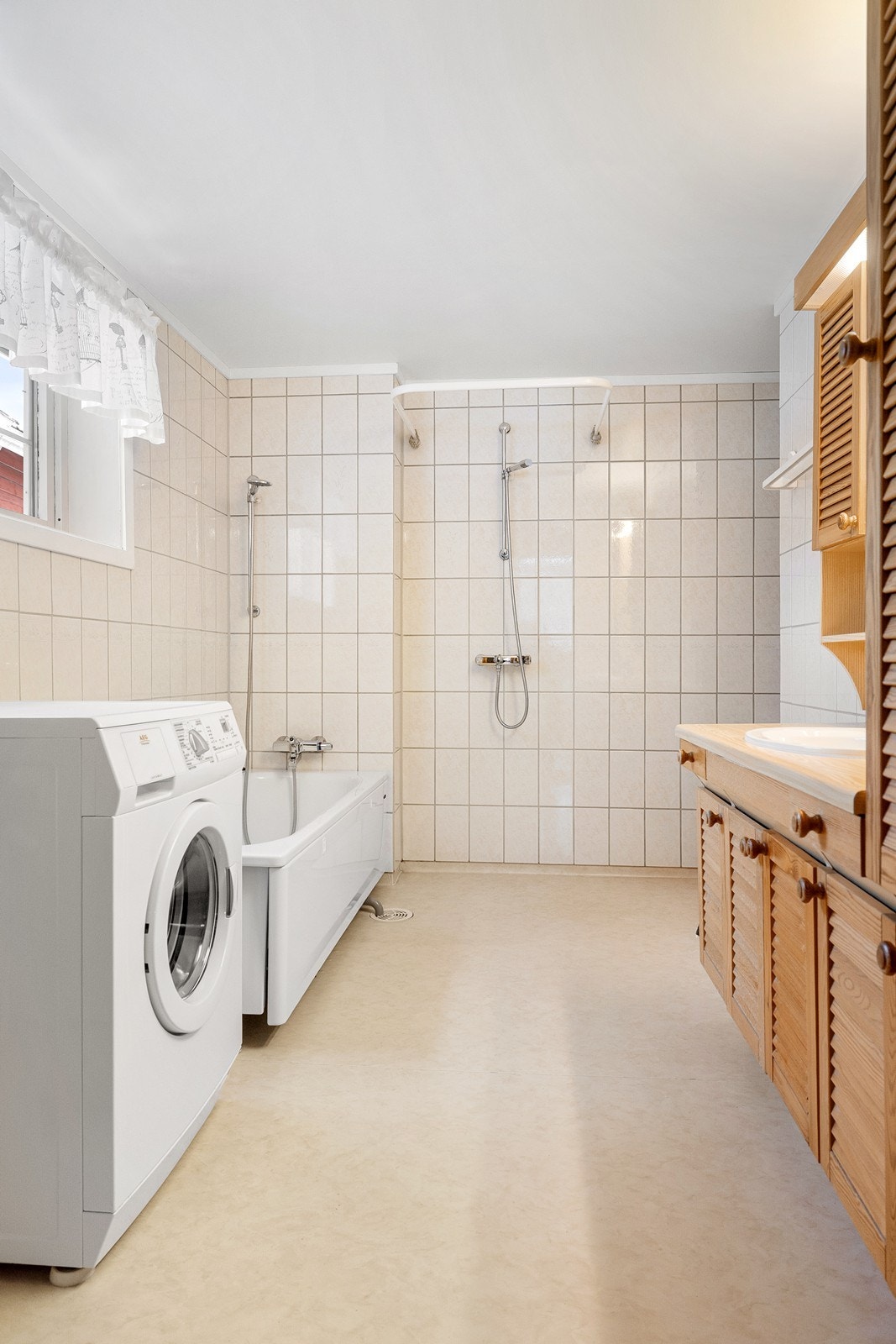 Bad. Vaskemaskin medfølger. Galleribilde