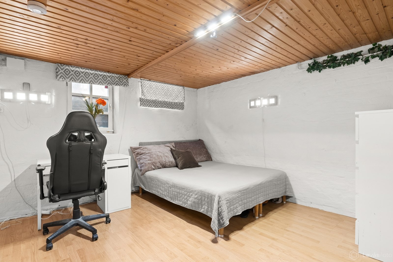 Innredet rom med fleksible bruksområder, eksempelvis kontor, hobbyrom eller gjesterom. Ikke godkjent for varig opphold. Galleribilde