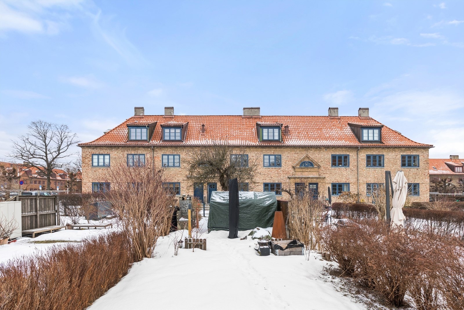 Et stemningsfullt uterom som egner seg godt til både avslapning og sosialt samvær. Foto: John Løvås. Galleribilde