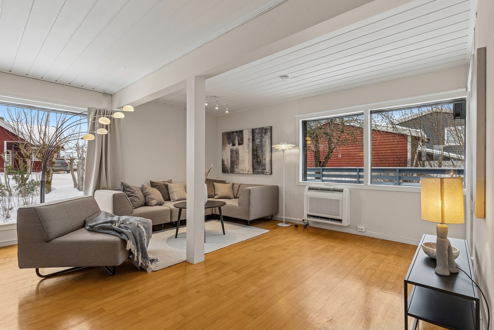 Varmepumpe fra 2017 montert i stuen. Galleribilde