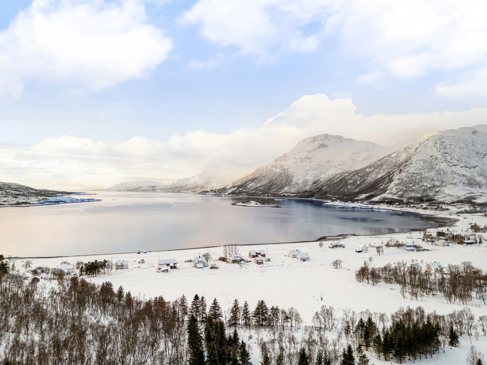 Rolig og barnevennlig boligområde med kort vei til barnehage, skole og turområder Galleribilde