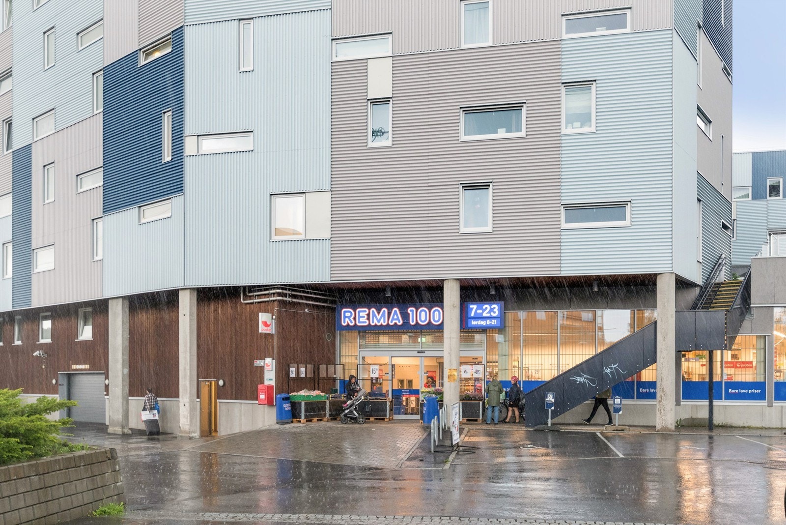 Butikk i umiddelbar nærhet. Galleribilde