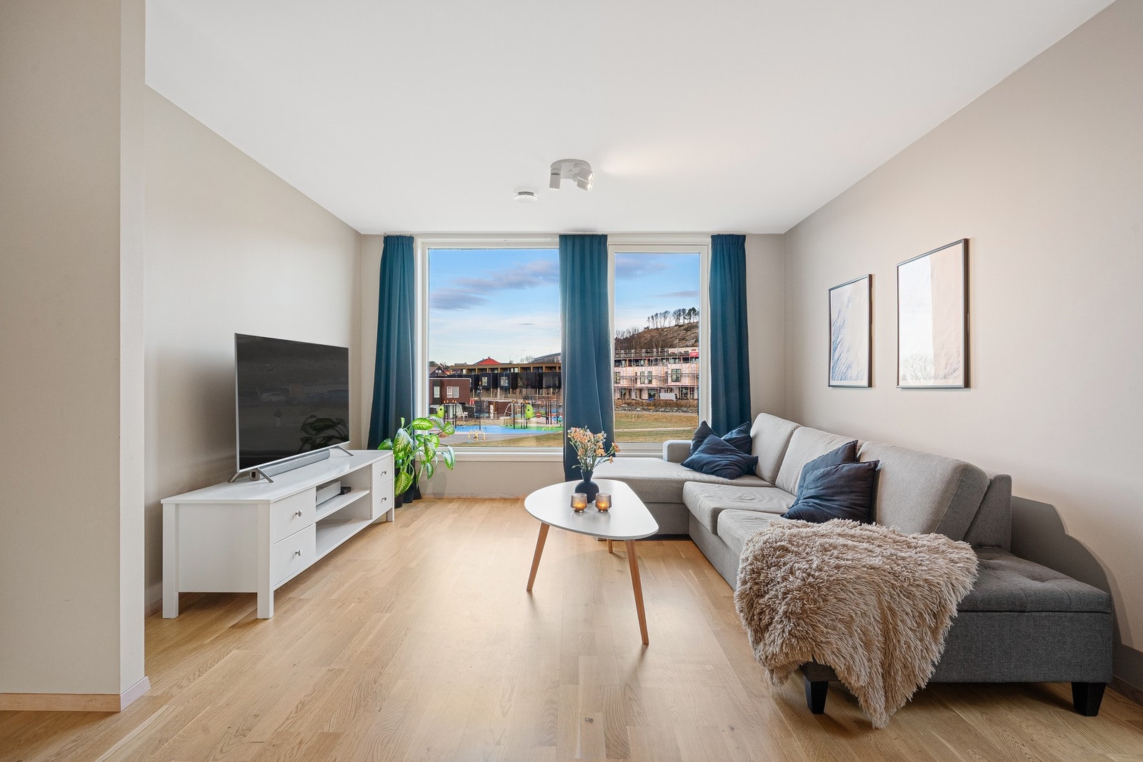 Her kan man innrede med koselig tv-krok eller sette opp en lettvegg for å lage et ekstra soverom. Se godkjente byggetegninger vedlagt i salgsoppgaven. Galleribilde