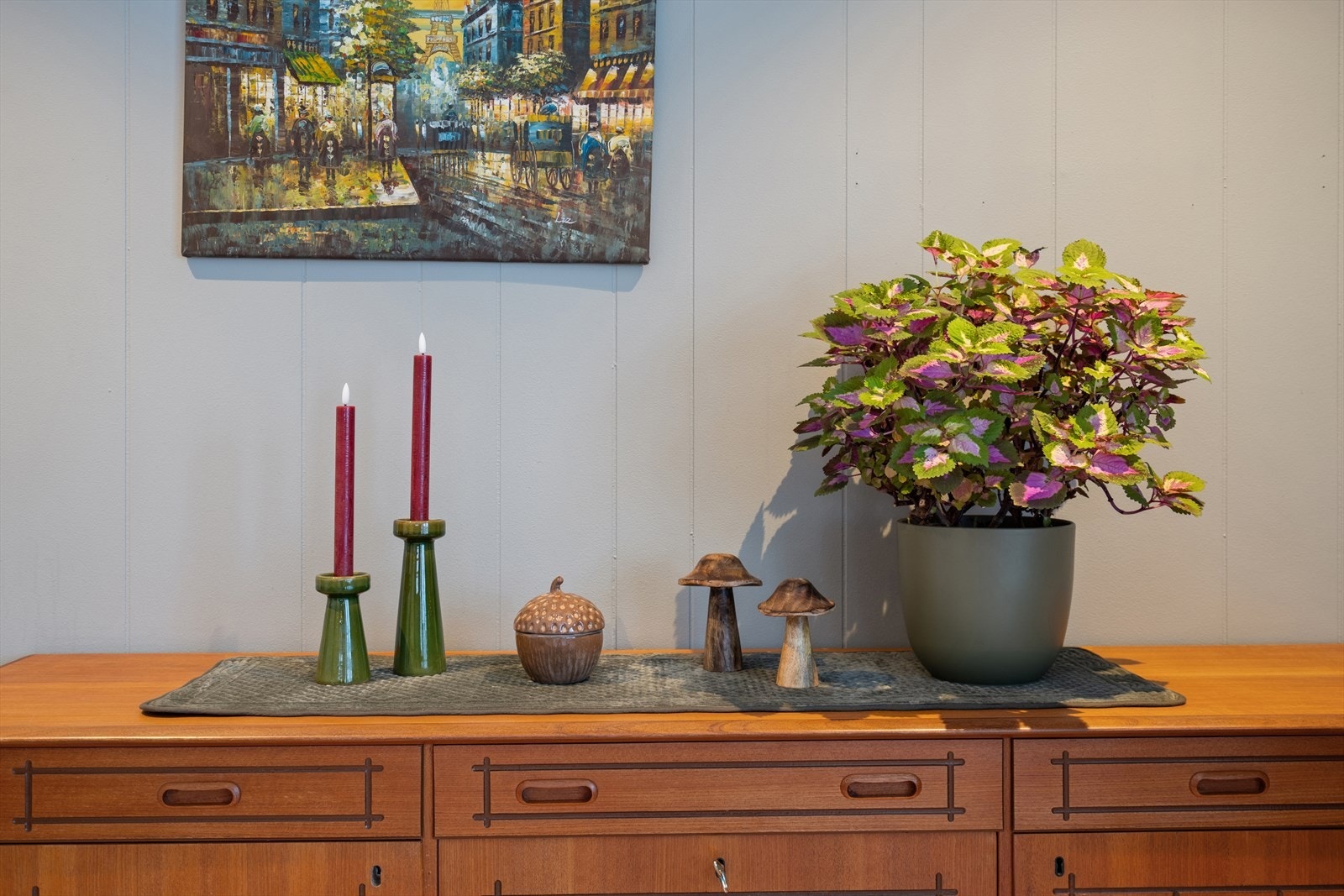 Det er i tillegg varmepumpe i stuen som gir god varme og er økonomisk besparende. Galleribilde