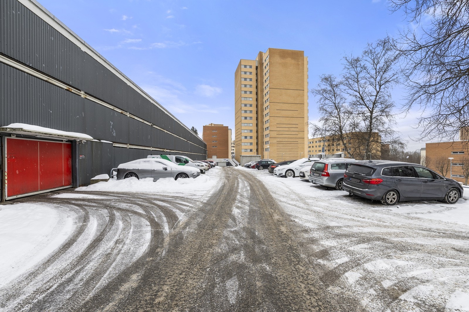 Hverdagslogistikken er enkel med Trosterud T-banestasjon kun fem minutters gange unna. Galleribilde