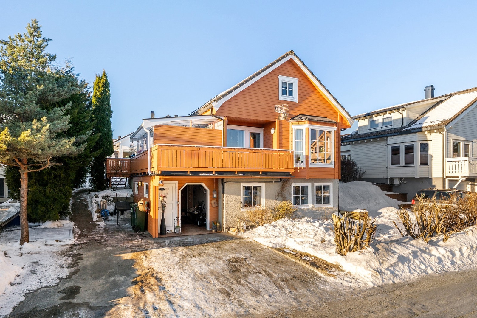 EiendomsMegler 1 ved Fredrik Nygård Flønes har gleden av å presentere Nordmyrvegen 4. Foto: Krogstad og Nervik, (Ekatarina Krogstad) Galleribilde