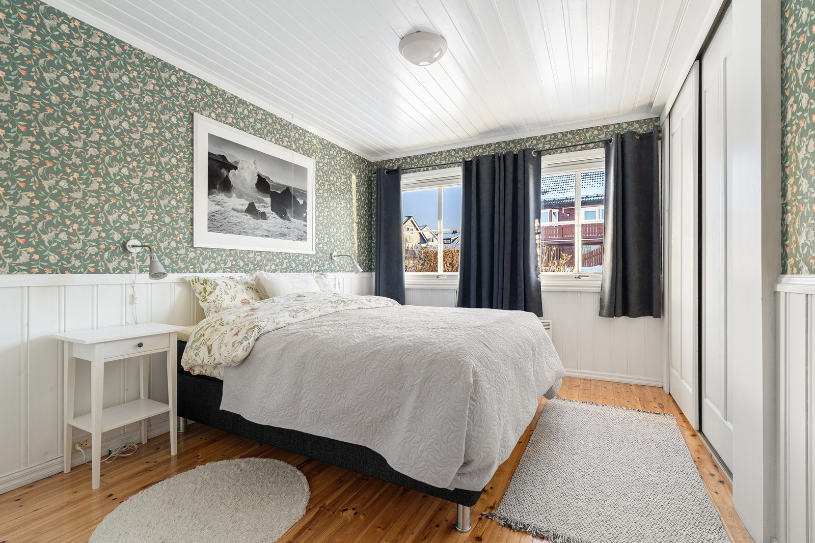 1.etg har to soverom og dette er på 13,3m². Galleribilde