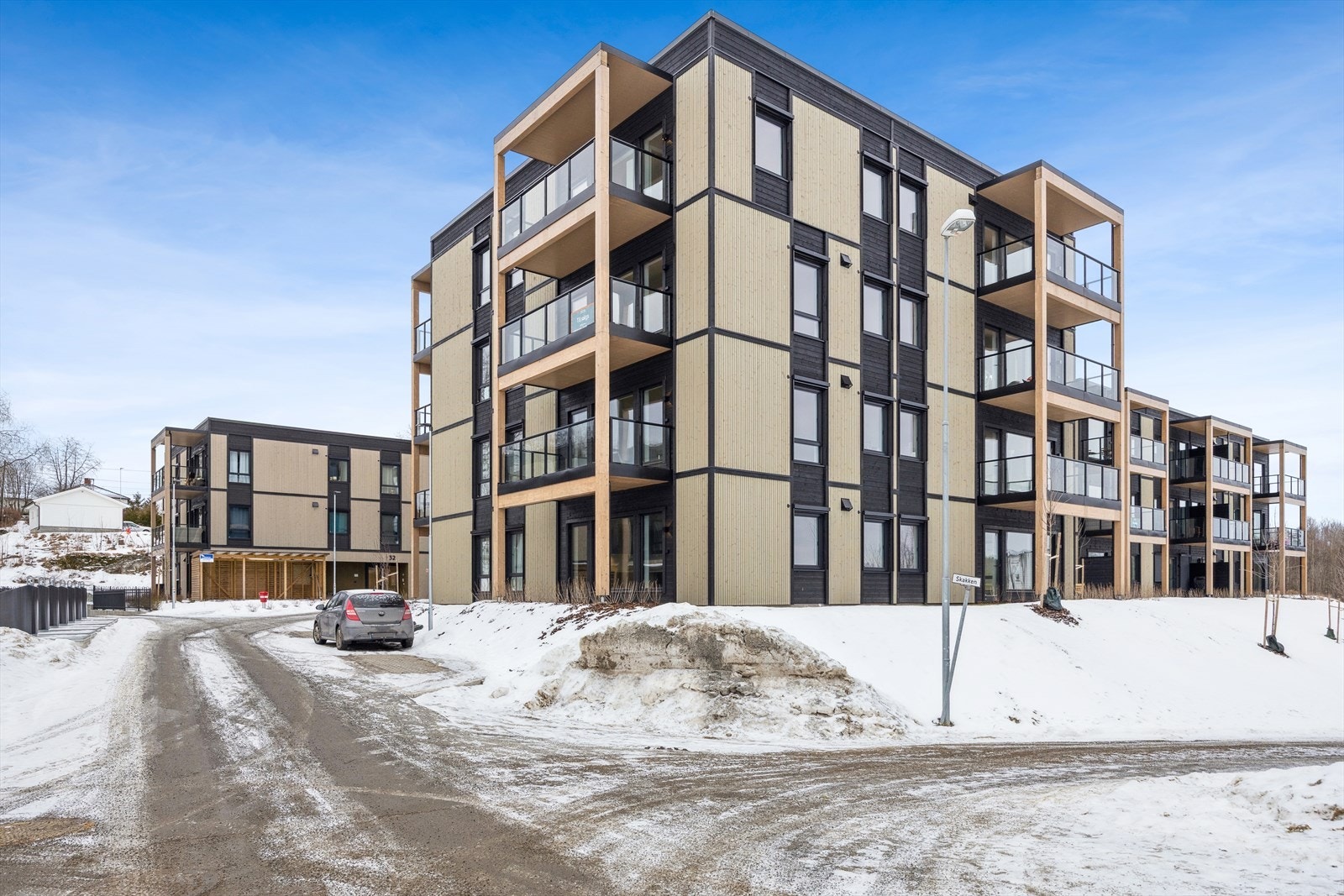 Trivelig fasade i bygget som har 4. etasjer. Galleribilde